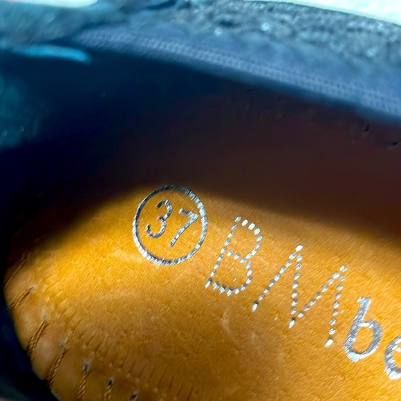 Bernie Mev Women's Black Pull-On Loafers - Like New - Picture 5 of 5